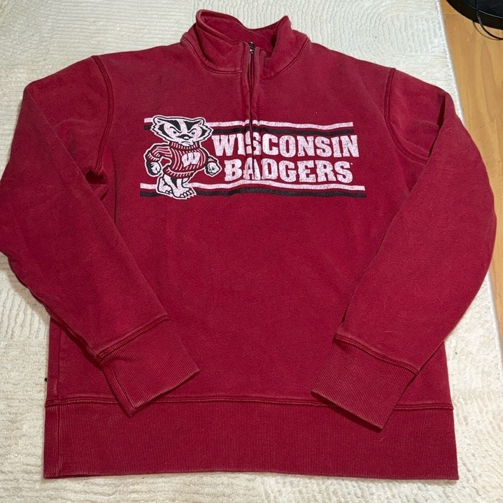 Wisconsin Badgers 1/4 zip up sweatshirt‎ Sz XS distressed